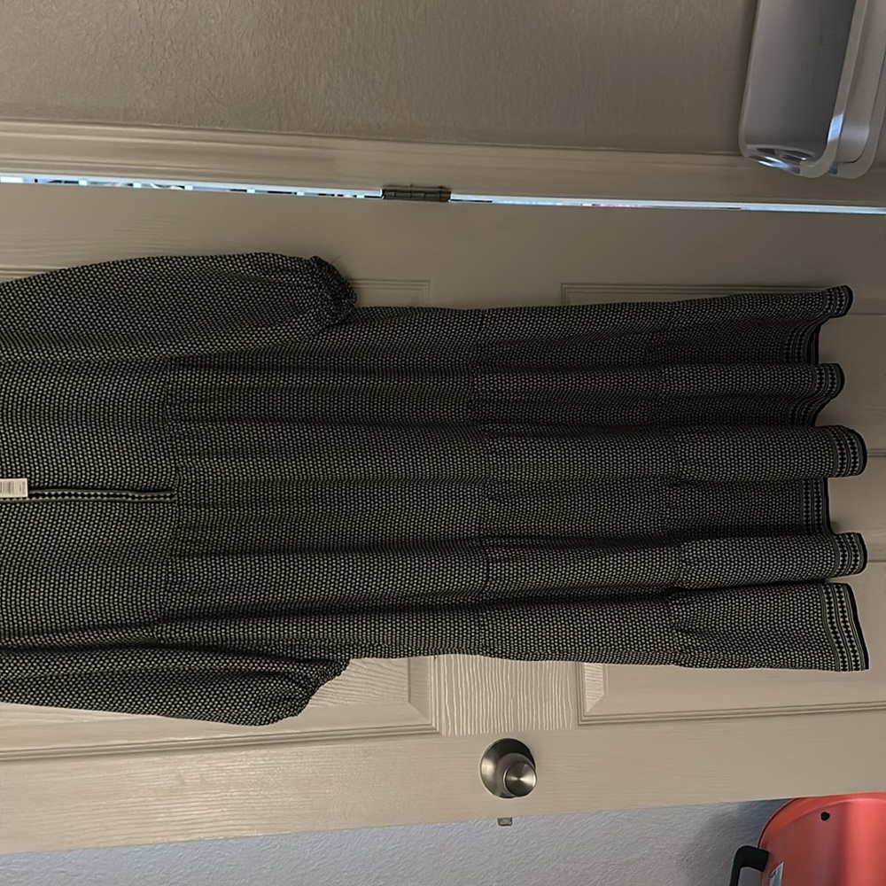 Max Studio Monochrome Long Sleeve Dress - Picture 6 of 6